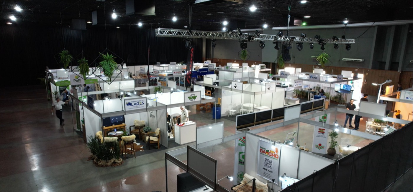 Feira de negócios no Centroserra