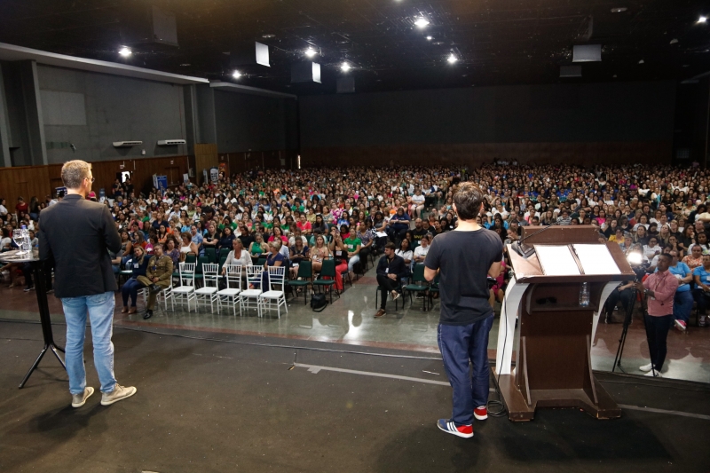 Público lotando a Sala Principal